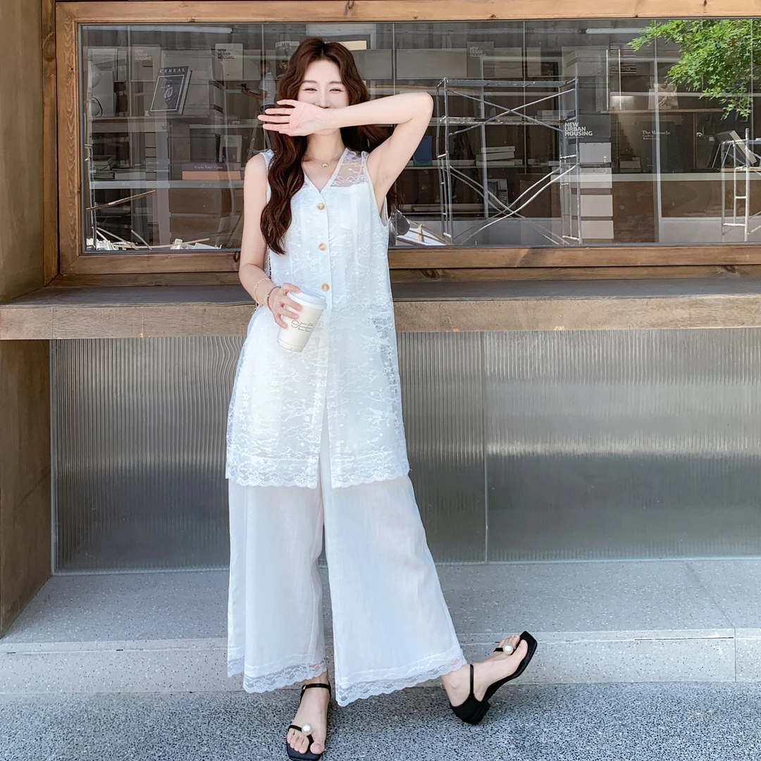慵懒休闲风蕾丝刺绣套装裤女2025年夏季新款背心高腰阔腿裤两件套