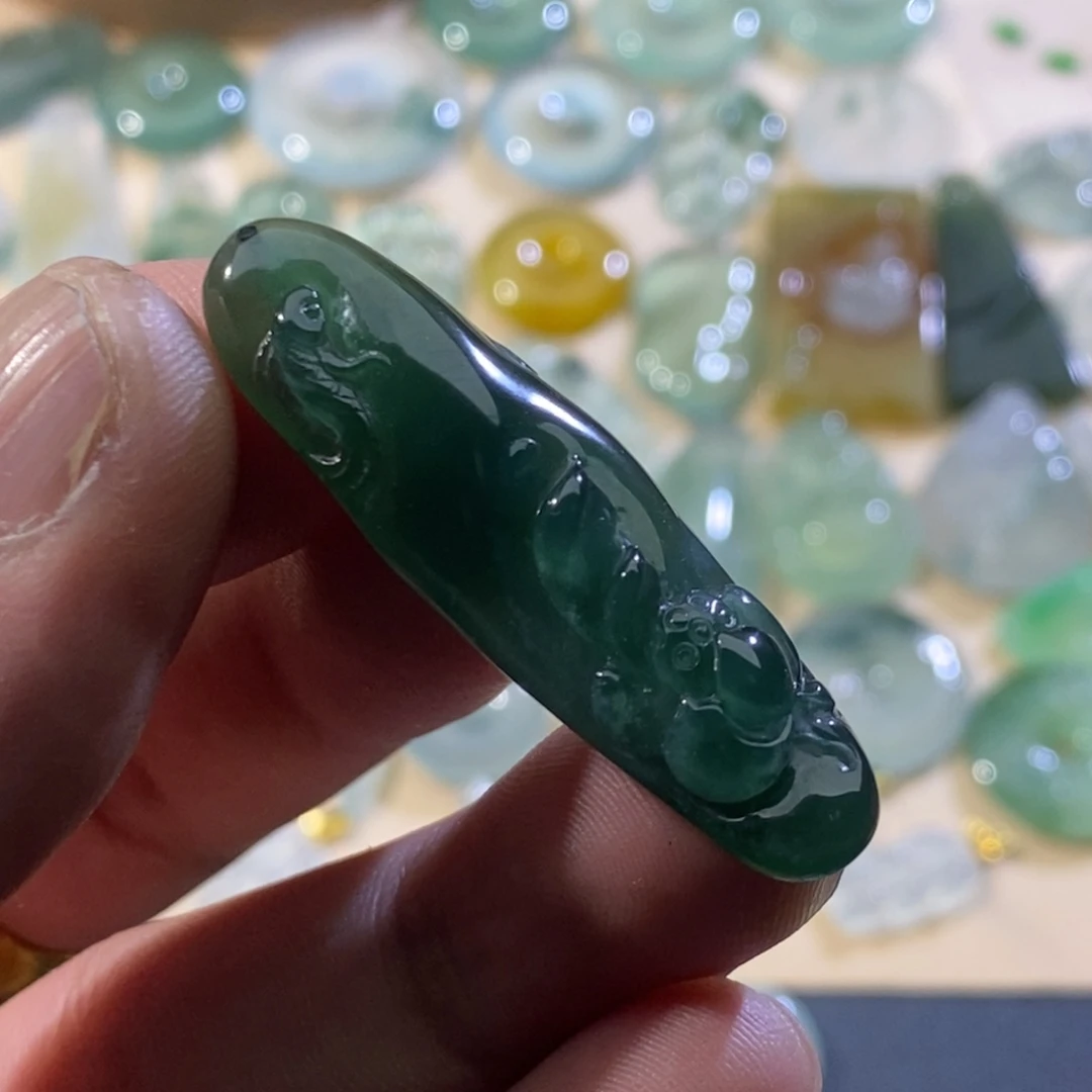 定制翡翠未镶嵌翡翠