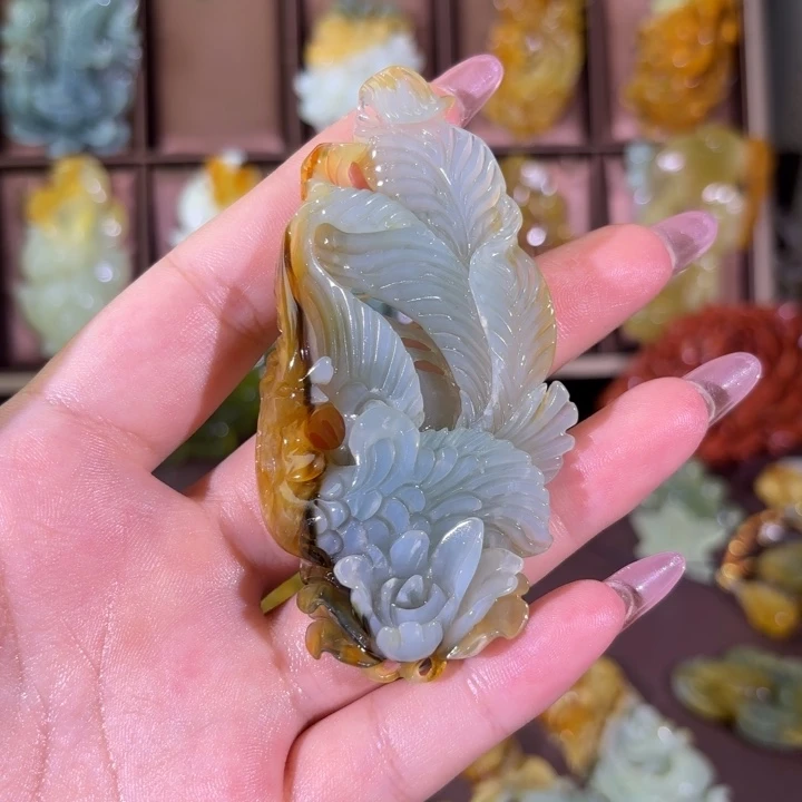 未镶嵌蛇纹石玉颈饰穿****期