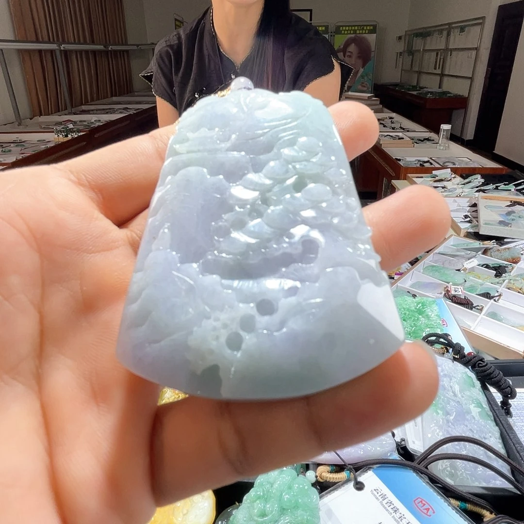 翡翠未镶嵌颈饰一