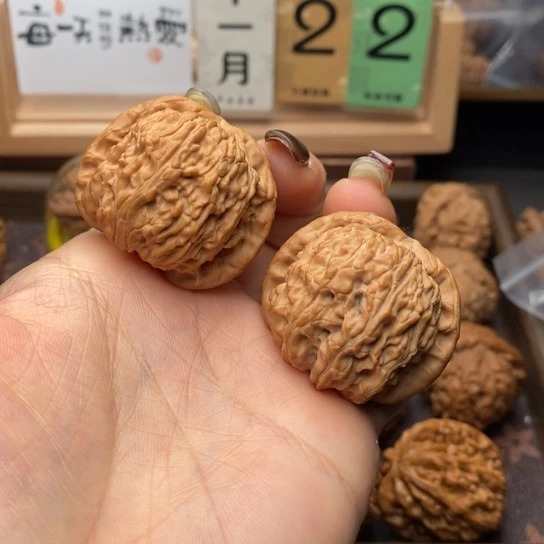 文玩核桃把件白狮子40