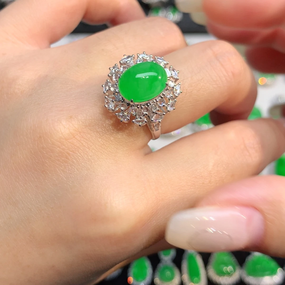 翡翠18K金镶嵌戒指