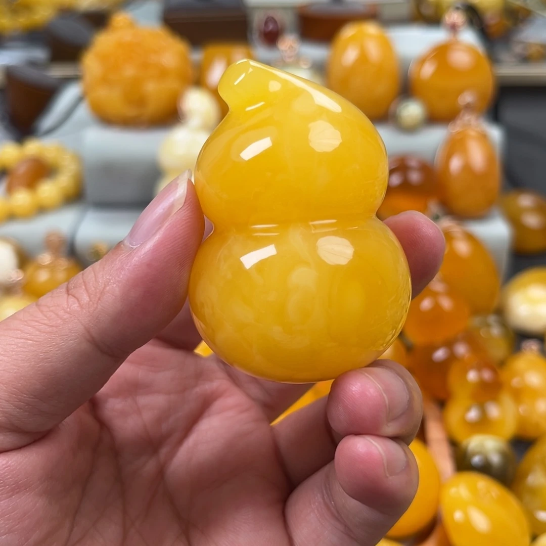 蜜蜡未镶嵌珠宝奇石