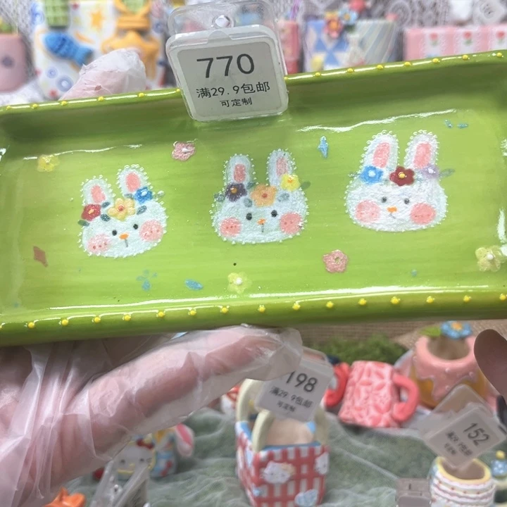 770兔子盘子花盆手绘