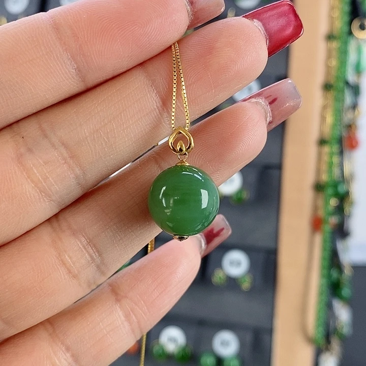 和田玉吊坠(赠链)18K金镶嵌