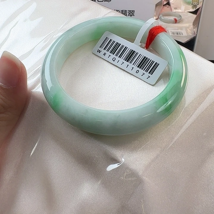 巴***啦翡翠未镶嵌手镯56-1077
