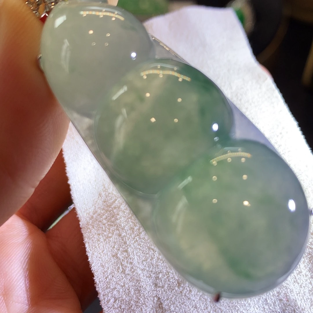 翡翠颈饰18K金镶嵌昵***置