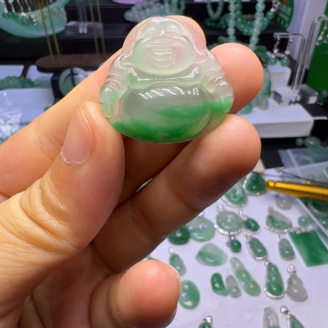 石英质玉（非洲翠）未镶嵌颈饰