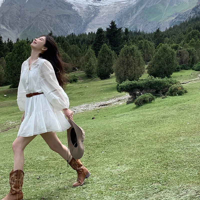 法式蕾丝复古重工流苏花边连衣裙女宽松长袖白色公主裙子度假裙