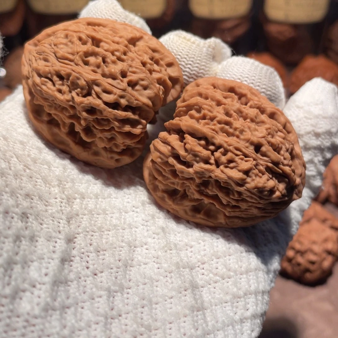 文玩核桃吊坠40三角拉丝蚂蚁纹南疆