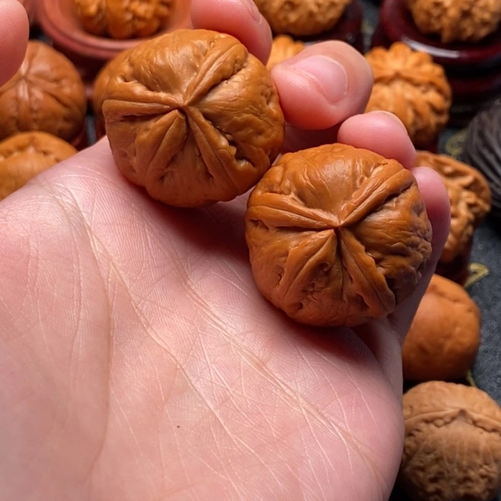 甘***苦文玩核桃吊坠四棱