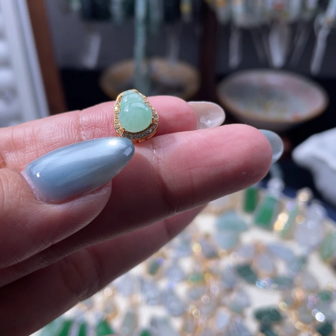 翡翠未镶嵌项链葫芦