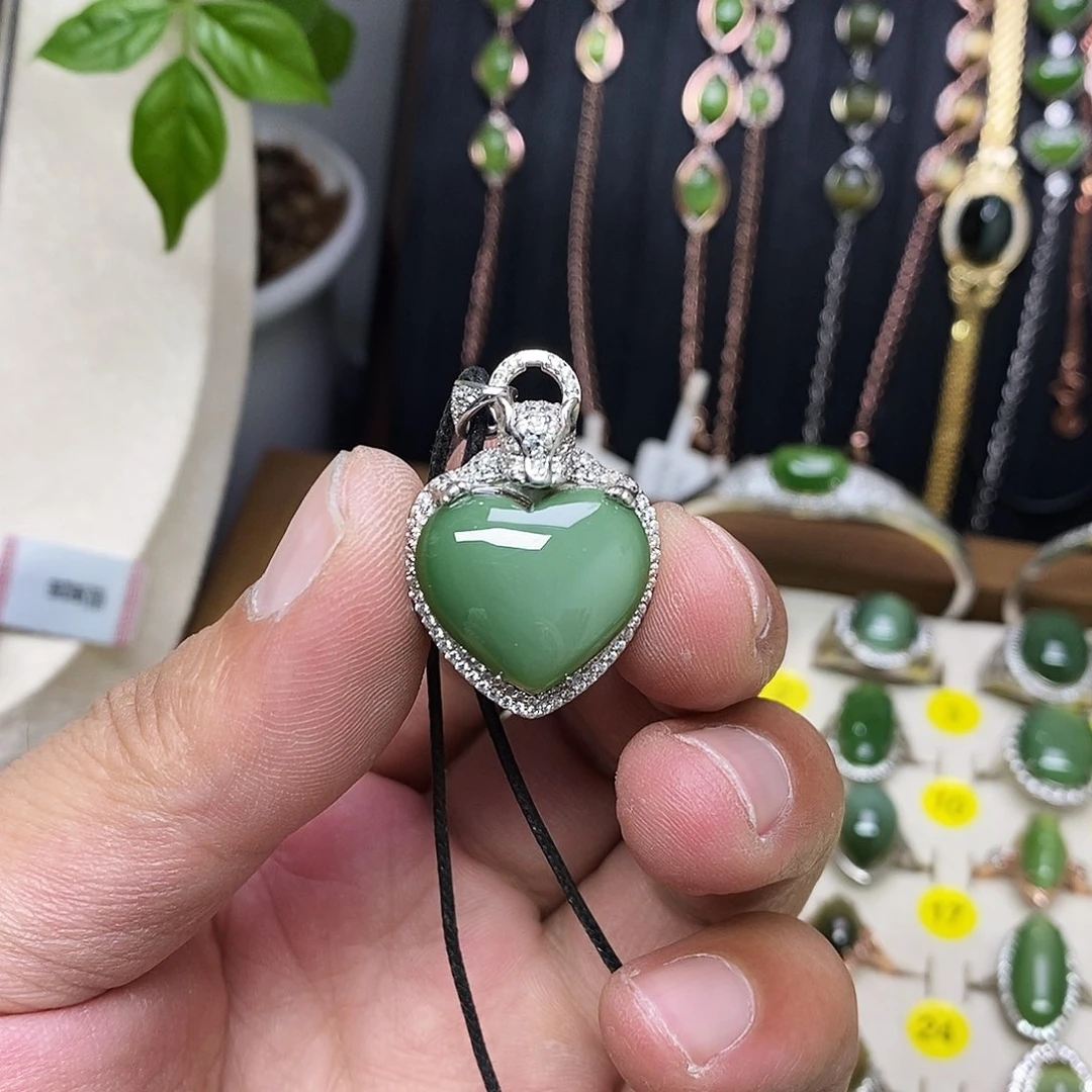 颈饰银S925镶嵌和田玉（碧玉）