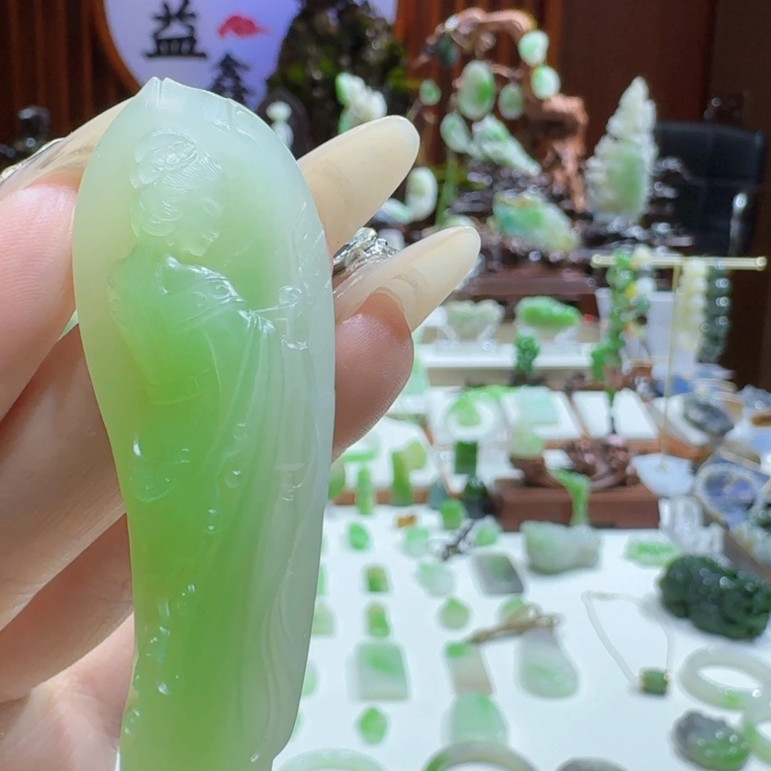 未镶嵌和田玉（翠青玉）挂件翠青青衣才女