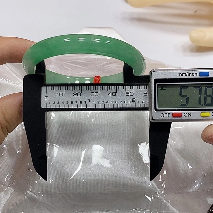 翡翠手镯未镶嵌61
