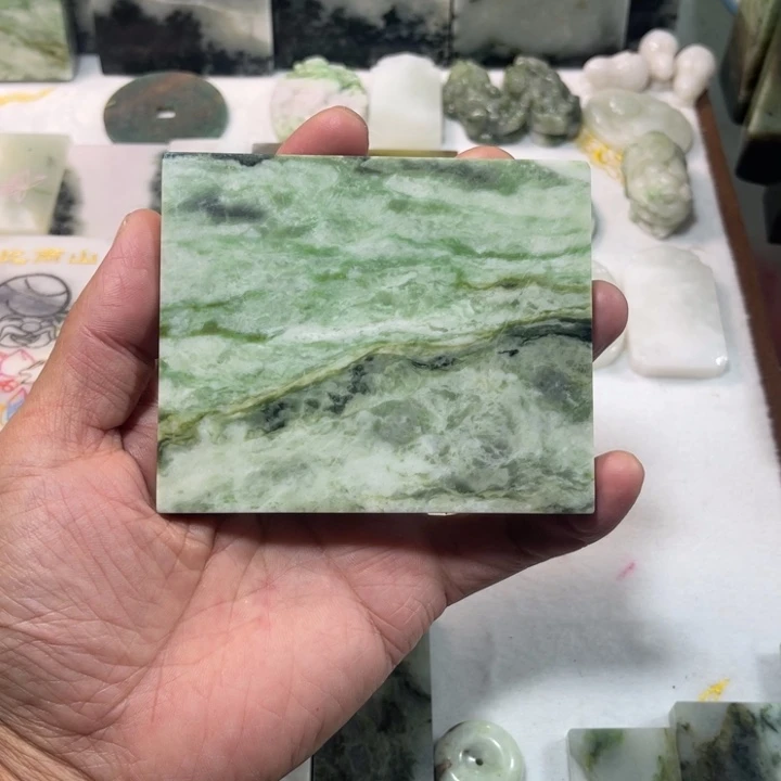 玄***刀独山玉未镶嵌颈饰屏风