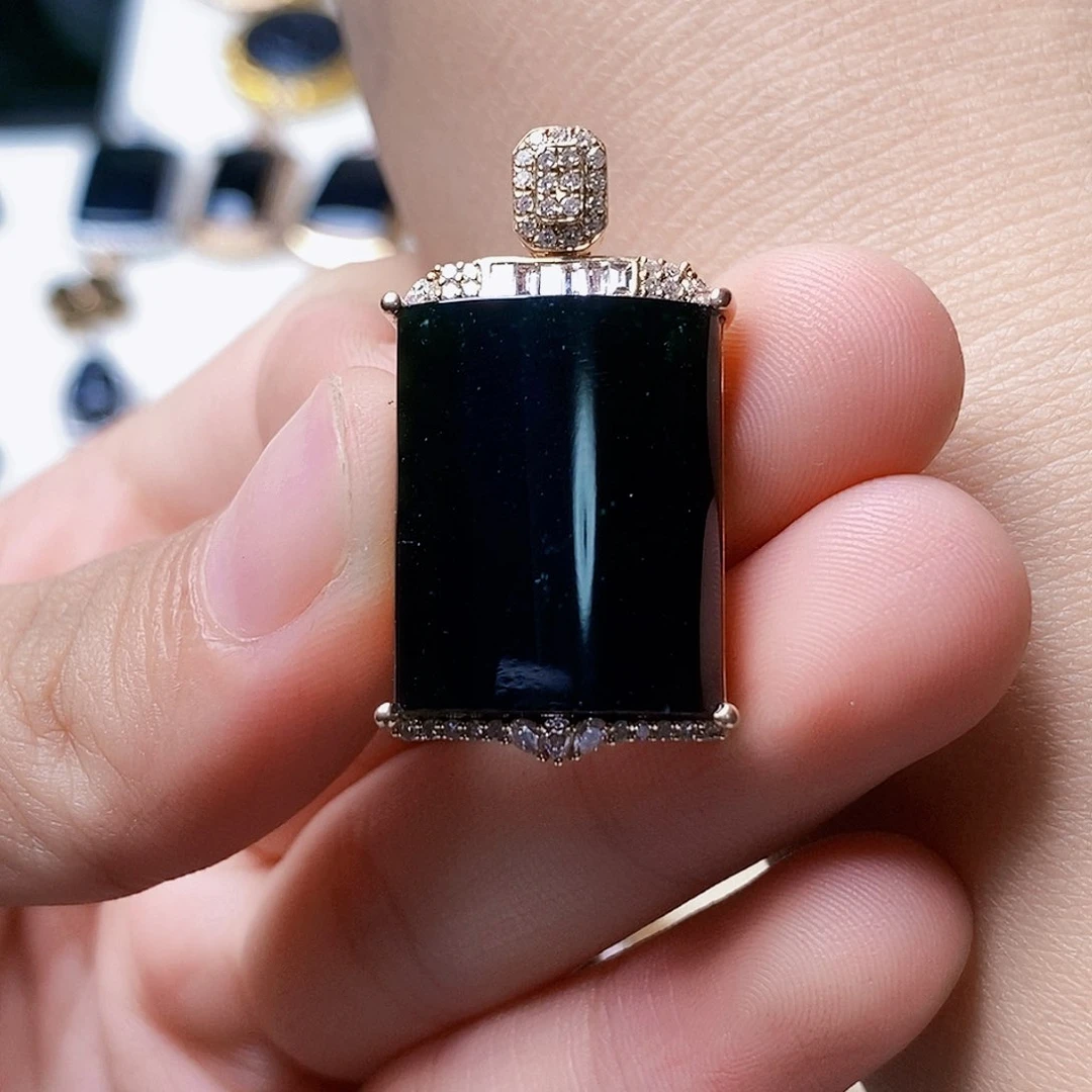 定制翡翠18K金镶嵌枫*情墨翠大香水瓶