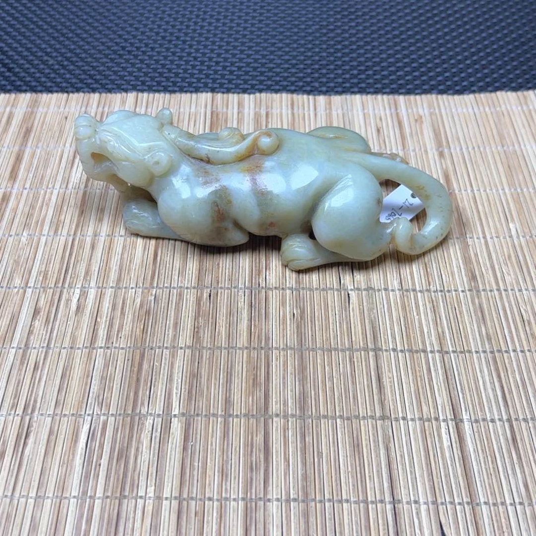 和田玉未镶嵌把件