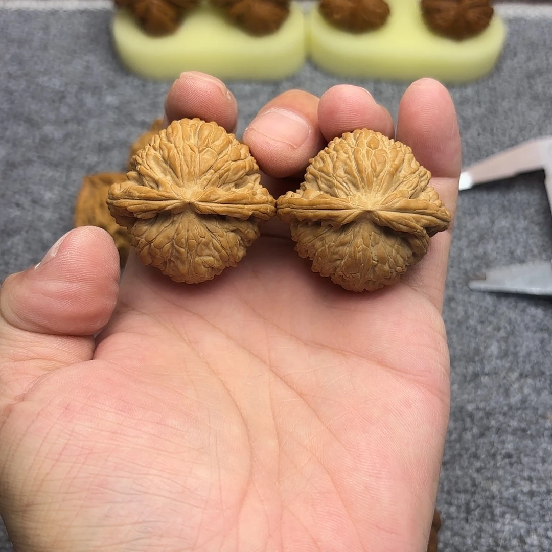 元***意文玩核桃吊坠41尺，白狮子