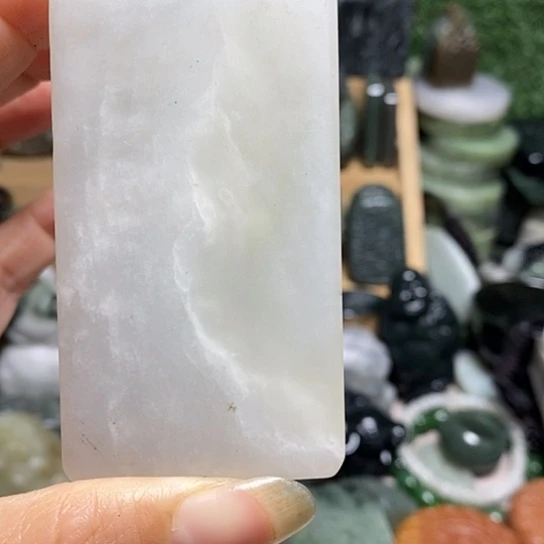 未镶嵌和田玉（糖玉）珠宝半成品