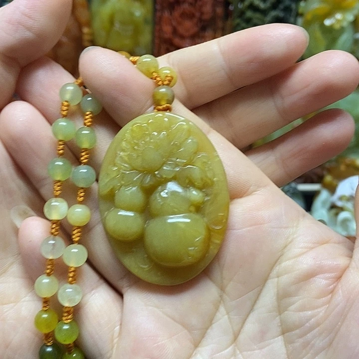 岫玉未镶嵌吊坠(赠链)