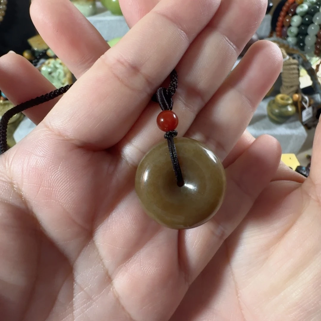 岫岩老玉（透闪石质玉）未镶嵌颈饰