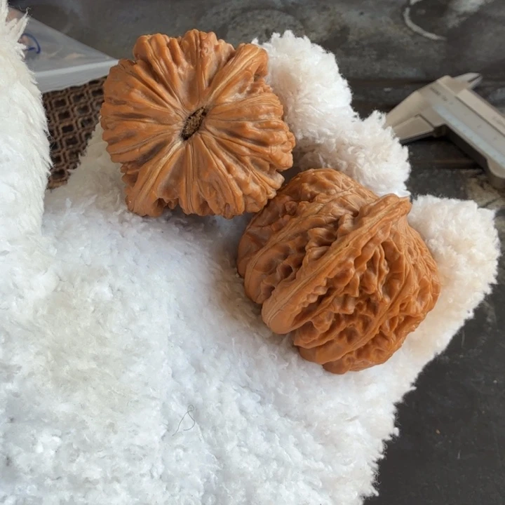 文玩核桃吊坠四喜