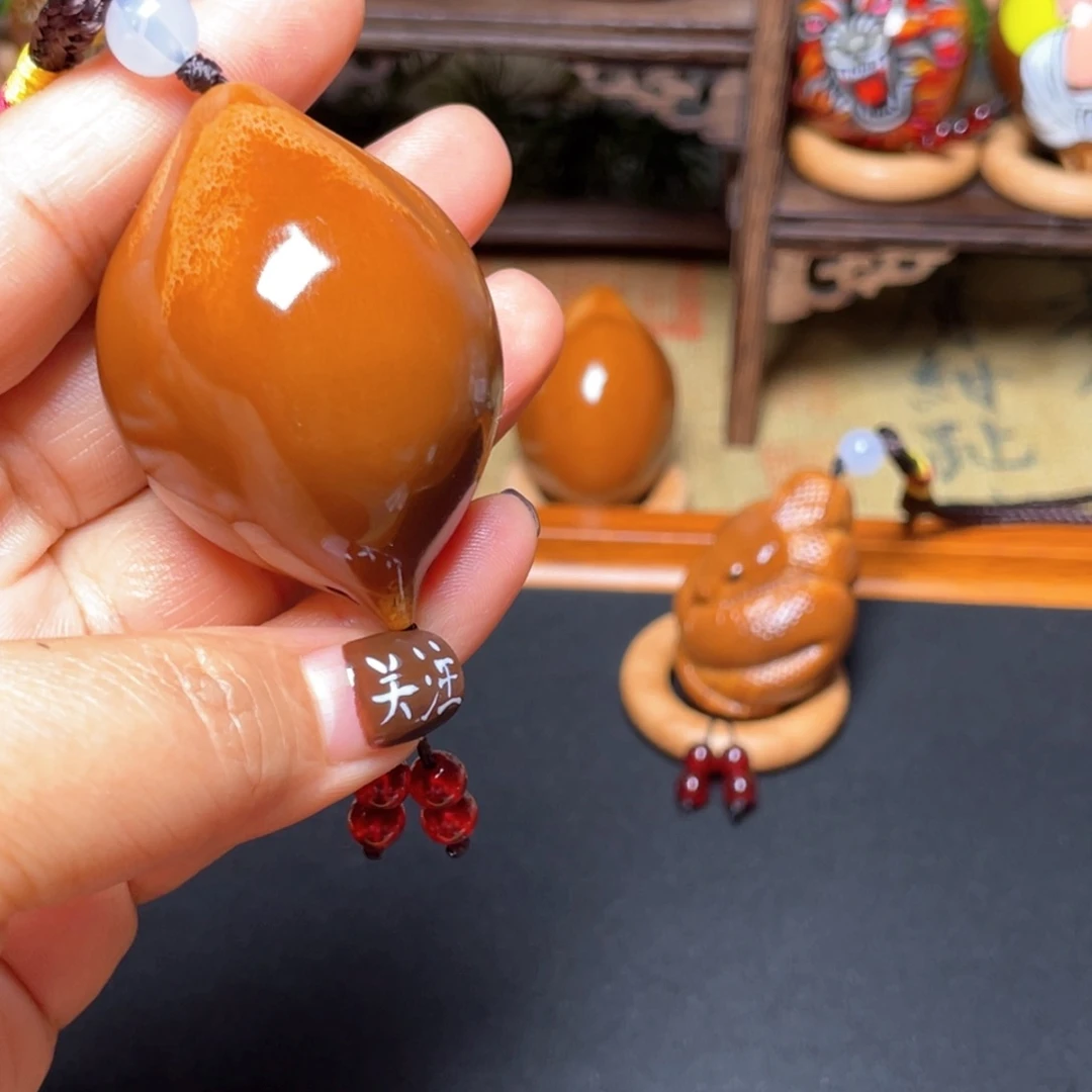 橄榄核吊坠一线天35穿配