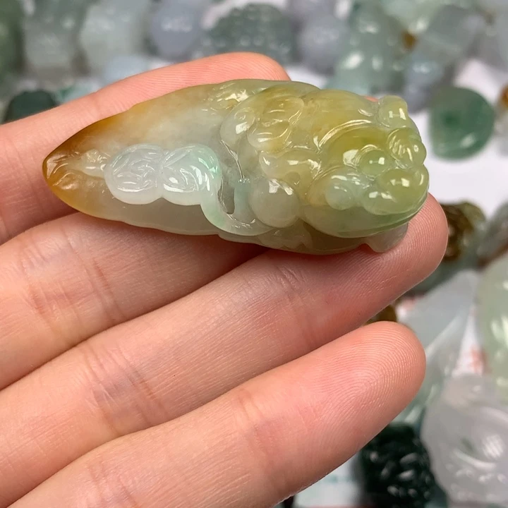 翡翠未镶嵌颈饰翡翠