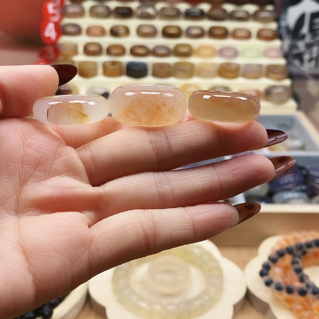 潼***宝玛瑙/玉髓未镶嵌戒指