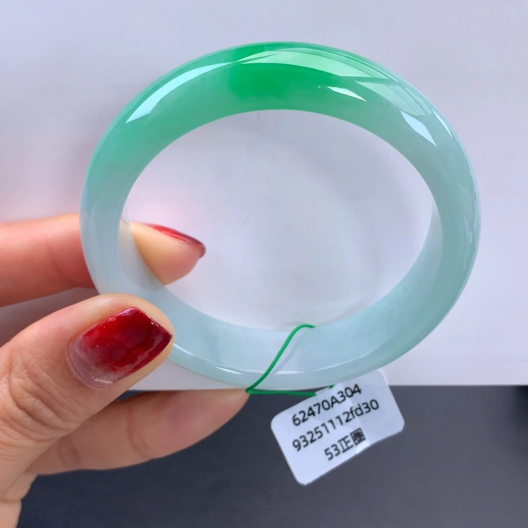 翡翠未镶嵌手镯细糯化阳绿手镯（棉纹）