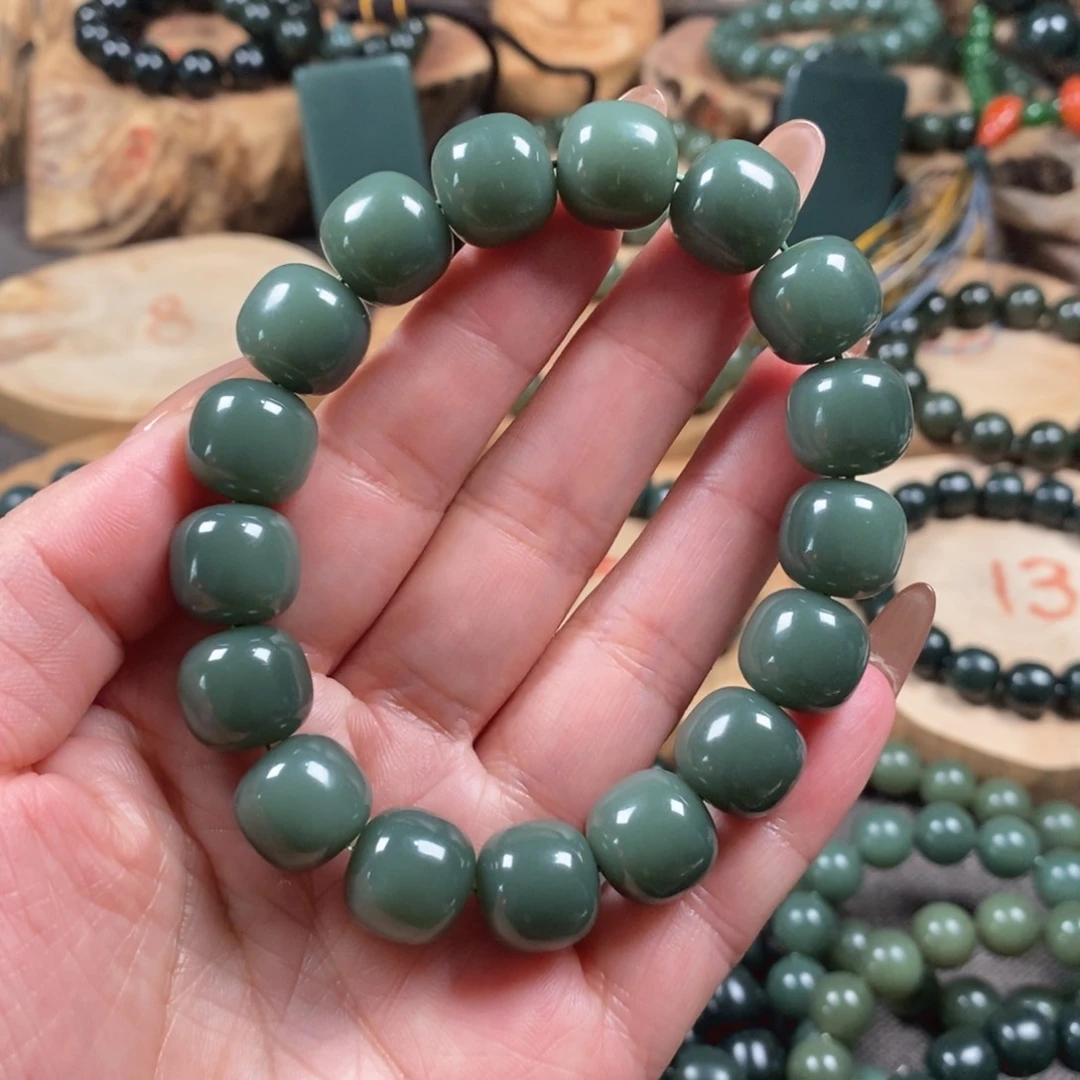 和田玉（青玉）手链未镶嵌几***红