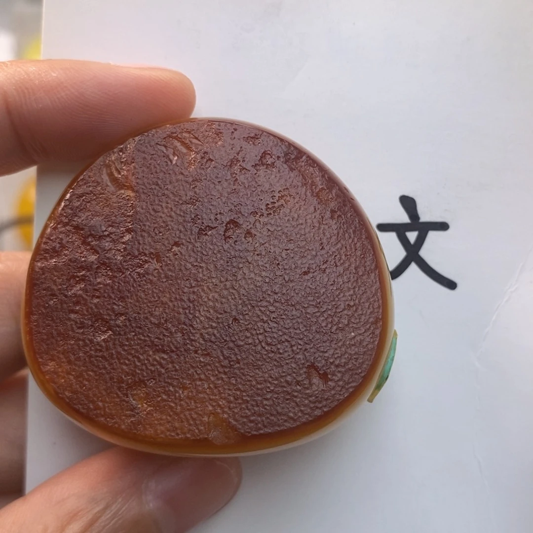 未镶嵌琥珀珠宝奇石18