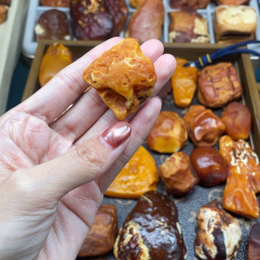 琥珀未镶嵌珠宝奇石