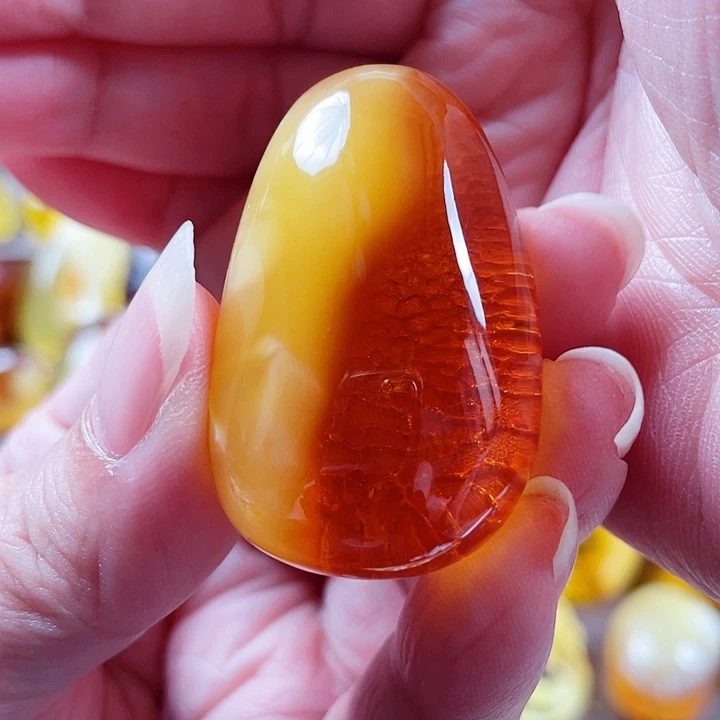 琥珀未镶嵌裸石吊坠