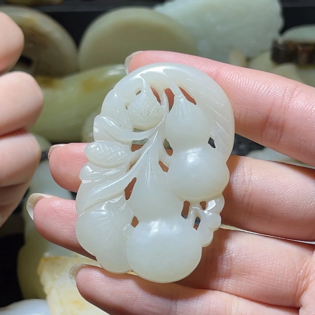 未镶嵌和田玉（糖玉）挂件黎**梦