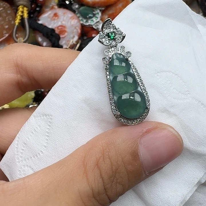 颈饰未镶嵌翡翠翡翠