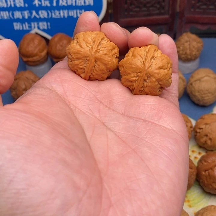 文玩核桃把件肉龙
