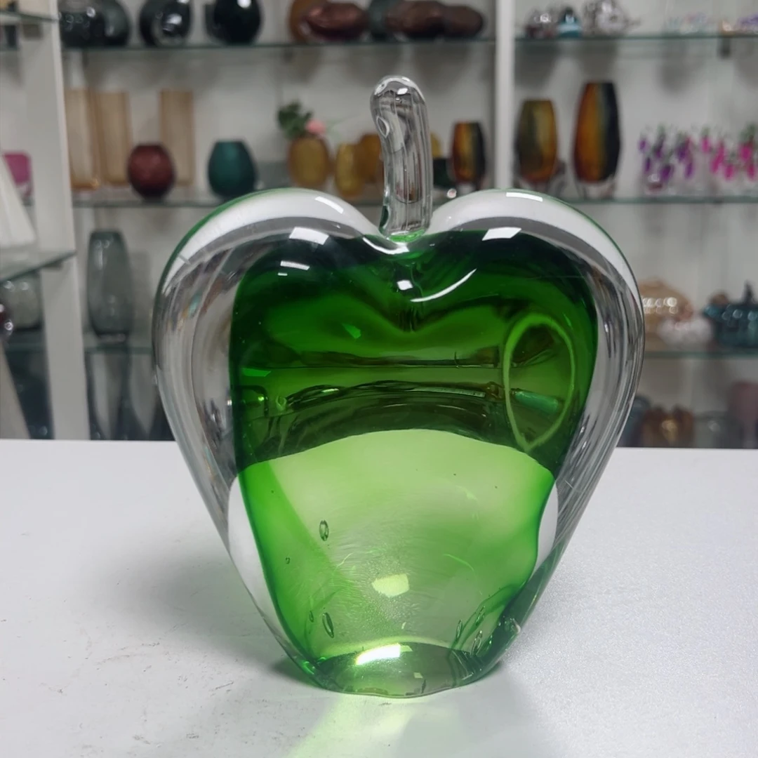 透绿色实心摆件高度18微瑕