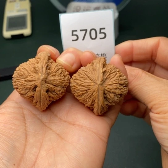 把件文玩核桃39凹底南疆石5705
