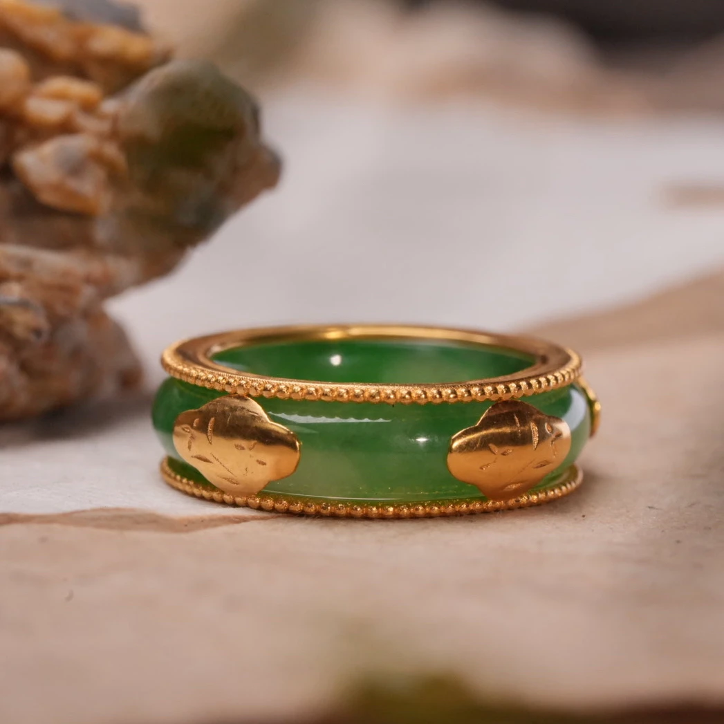 【惜拾妆匣】18k金錾兰花纹 天然糯冰阳绿老坑种翡翠戒指圈口拾肆