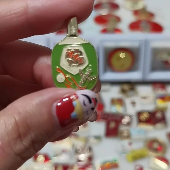 琉璃手工艺品像章