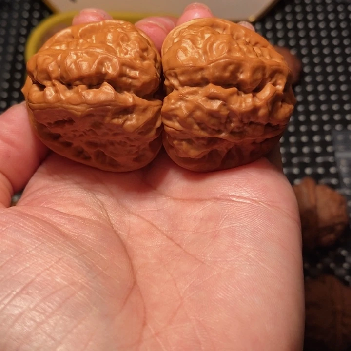 哈***火把件文玩核桃一线天四深开八腿蛙王