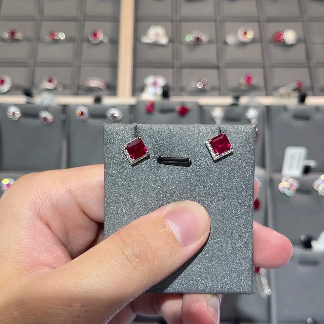 925银培育宝石时尚精美耳钉