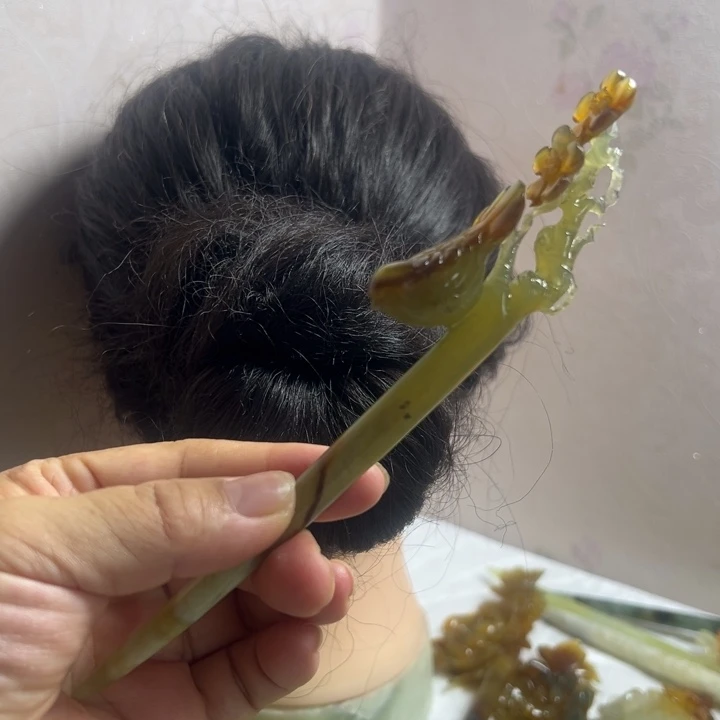 噔***噔未镶嵌蛇纹石玉发饰