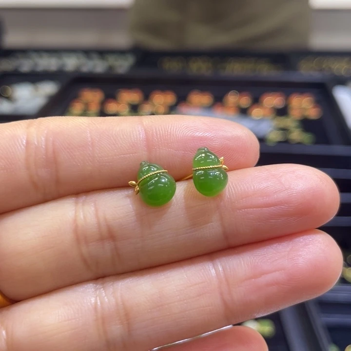 和田玉18K金镶嵌耳饰