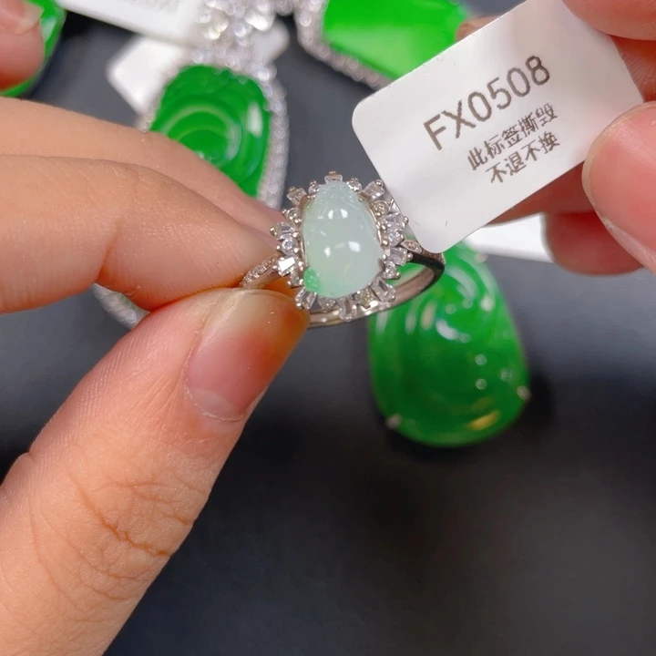 【闪购商品】颈饰银S925镶嵌翡翠翡翠