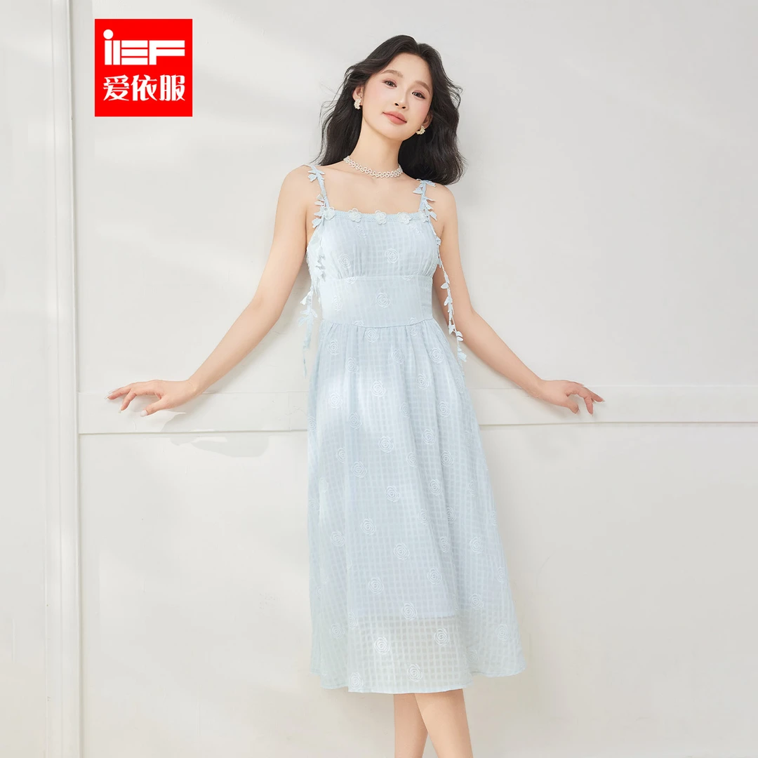 IEF/爱依服2025新款夏季氛围感小清新格纹刺绣梭织吊带长裙流光风