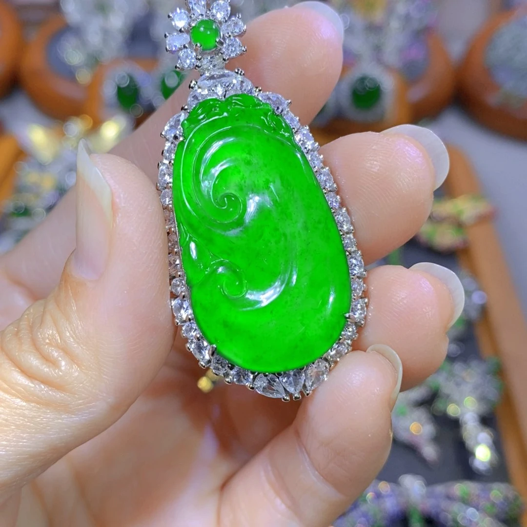 翡翠颈饰银S925镶嵌天然翡翠