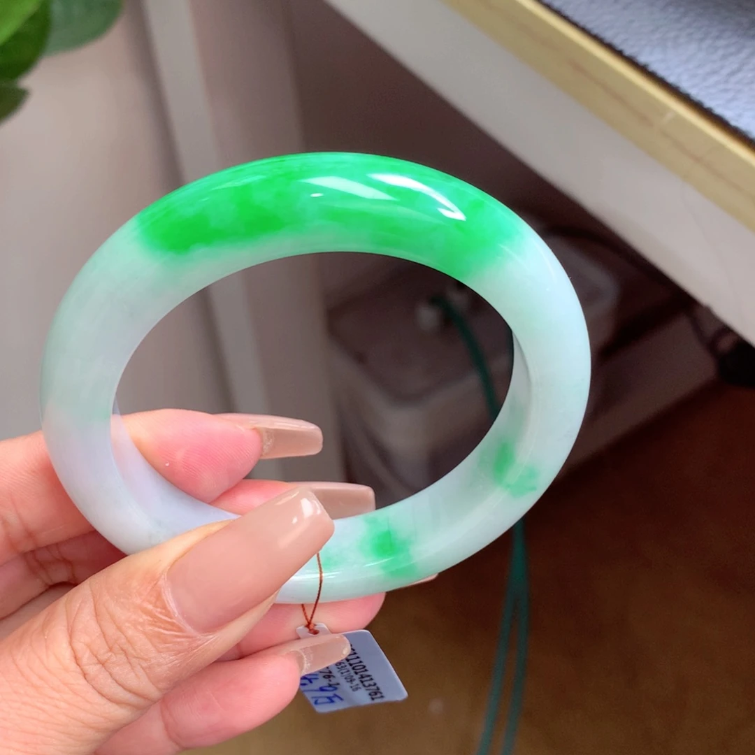 未镶嵌手镯翡翠缅甸